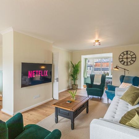 4 Bed City House With Private Garden And Parking Winchester Luaran gambar