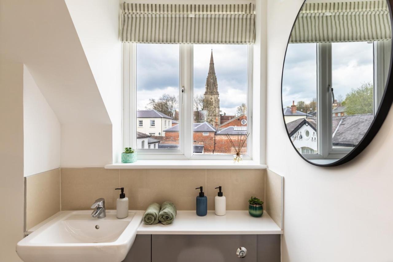 4 Bed City House With Private Garden And Parking Winchester Luaran gambar