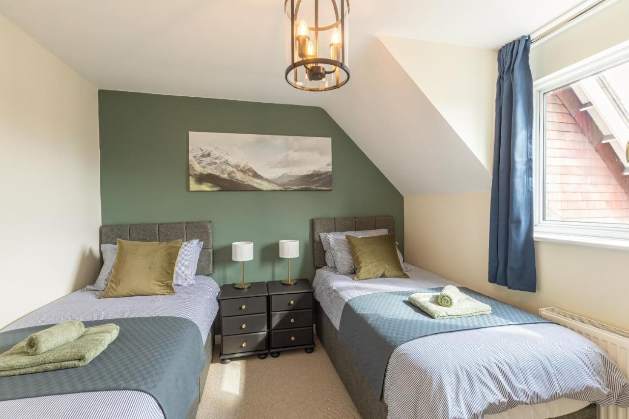4 Bed City House With Private Garden And Parking Winchester Luaran gambar