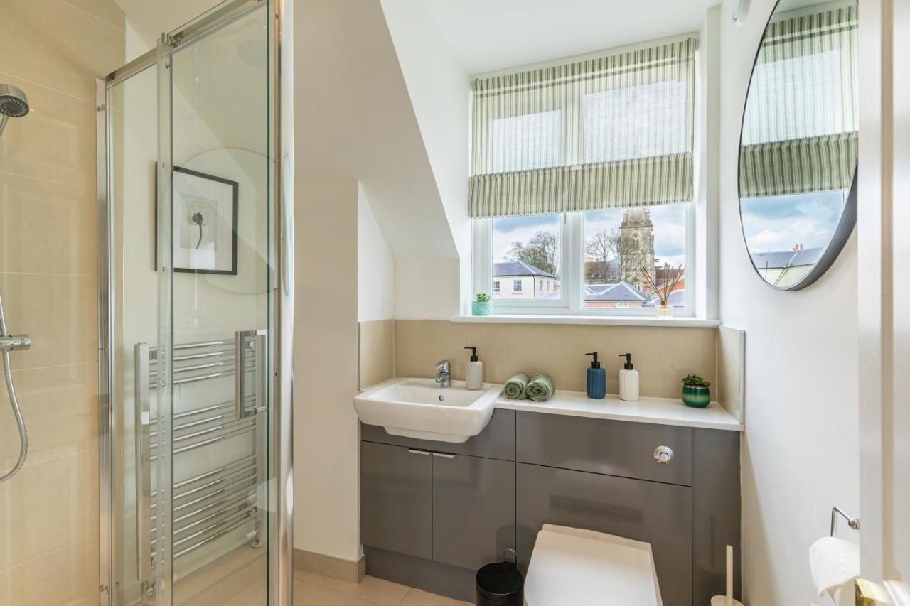 4 Bed City House With Private Garden And Parking Winchester Luaran gambar
