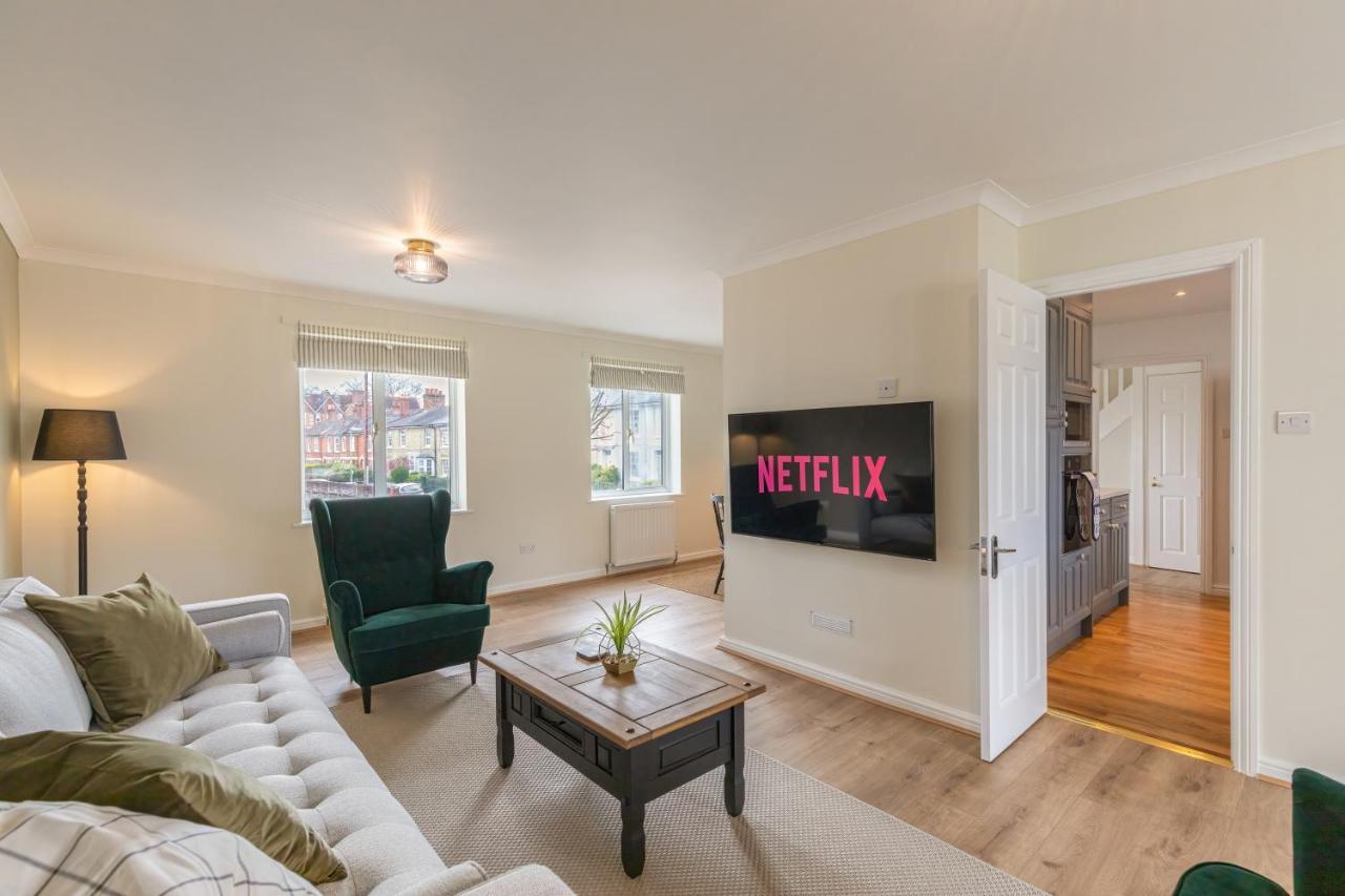 4 Bed City House With Private Garden And Parking Winchester Luaran gambar