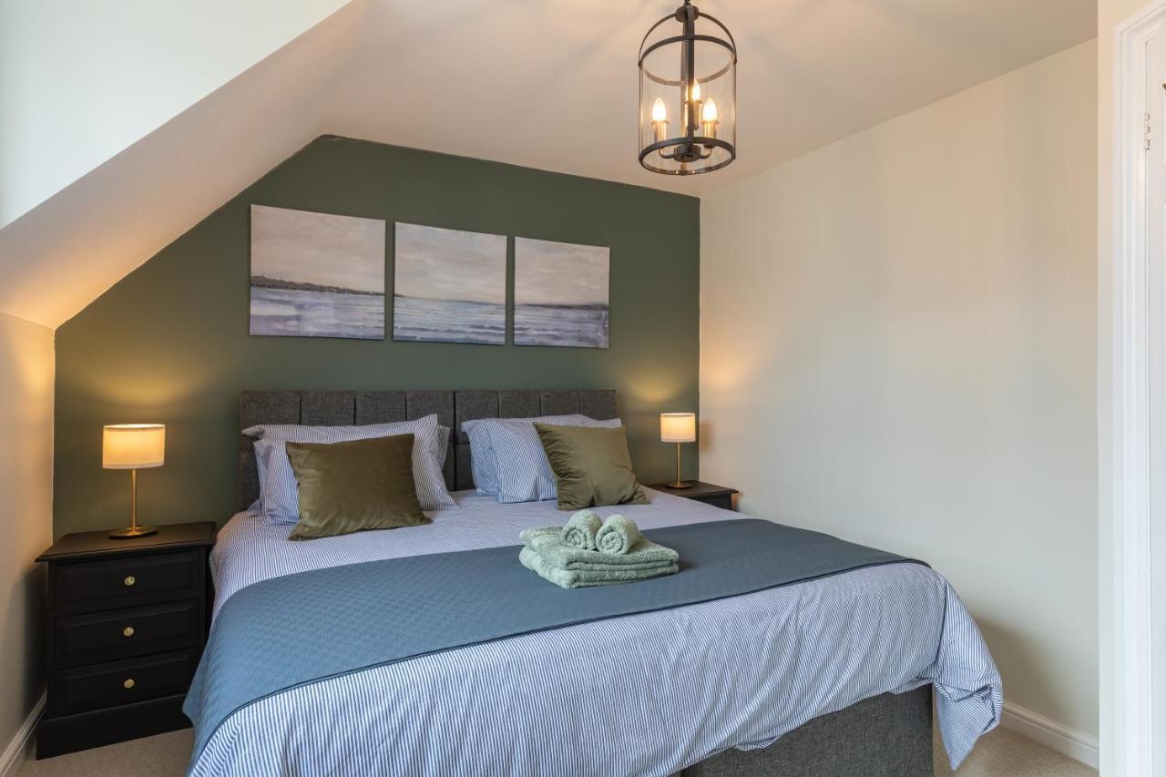4 Bed City House With Private Garden And Parking Winchester Luaran gambar